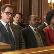 Bull - galeria zdjęć - filmweb