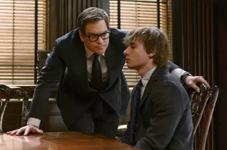 Bull - galeria zdjęć - filmweb