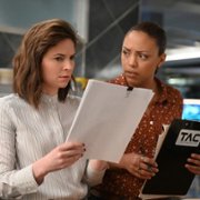 Bull - galeria zdjęć - filmweb