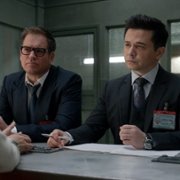 Bull - galeria zdjęć - filmweb
