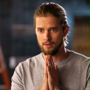 Drew Van Acker w Training Day