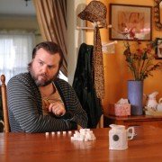 Deadbeat - galeria zdjęć - filmweb