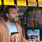 Deadbeat - galeria zdjęć - filmweb