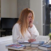 Deadbeat - galeria zdjęć - filmweb
