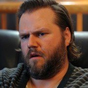 Deadbeat - galeria zdjęć - filmweb