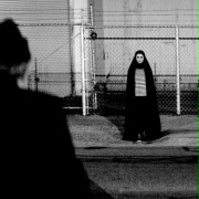 A Girl Walks Home Alone at Night - galeria zdjęć - filmweb