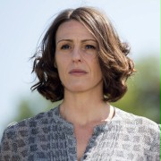 Suranne Jones w Doktor Foster