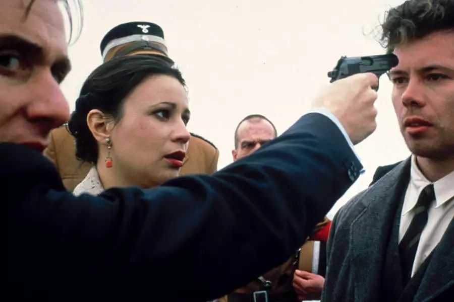 Niezwyciężony - galeria zdjęć - filmweb