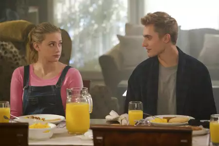 Riverdale - galeria zdjęć - filmweb