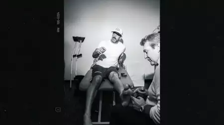 Aaron Rodgers: Enigma - galeria zdjęć - filmweb