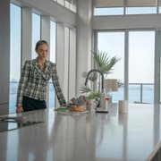 Pain Hustlers - galeria zdjęć - filmweb