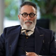 Pain Hustlers - galeria zdjęć - filmweb