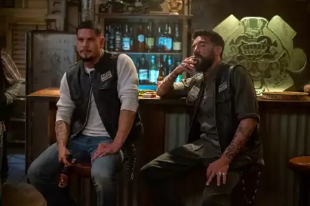 Mayans M.C. - galeria zdjęć - filmweb