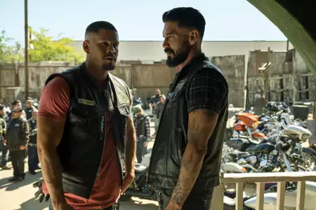 Mayans M.C. - galeria zdjęć - filmweb