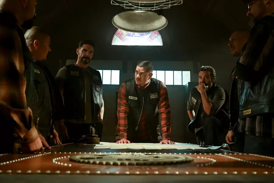 Mayans M.C. - galeria zdjęć - filmweb