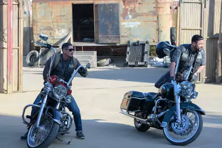 Mayans M.C. - galeria zdjęć - filmweb