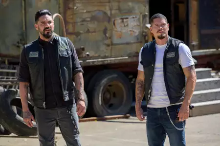 Mayans M.C. - galeria zdjęć - filmweb