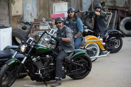 Mayans M.C. - galeria zdjęć - filmweb