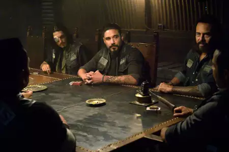 Mayans M.C. - galeria zdjęć - filmweb