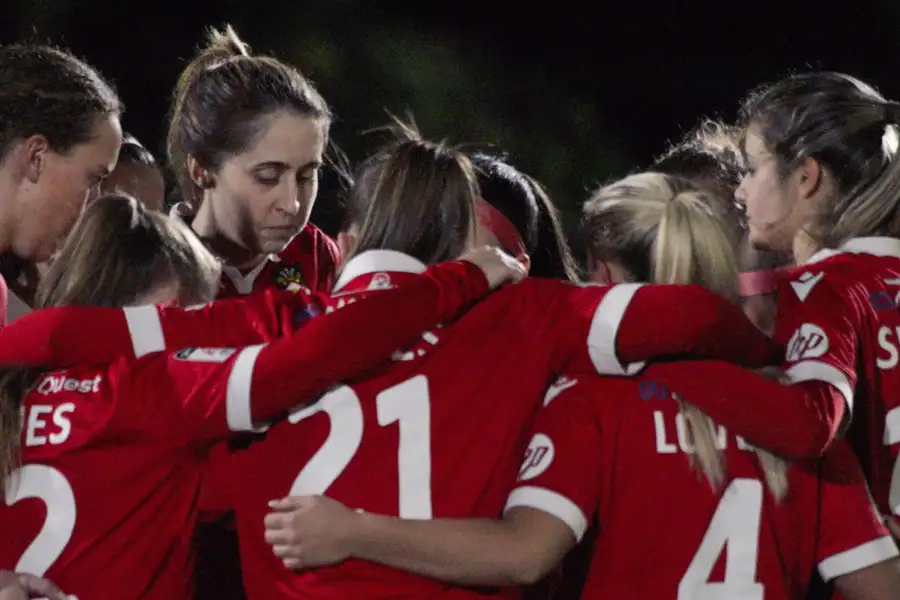 Witamy we Wrexham - galeria zdjęć - filmweb