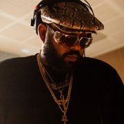 Almost Fly - galeria zdjęć - filmweb