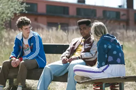 Almost Fly - galeria zdjęć - filmweb