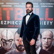 Pitbull. Niebezpieczne kobiety - galeria zdjęć - filmweb