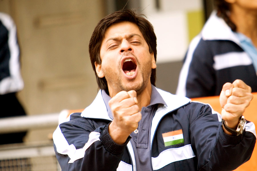 Jak Shahrukh Khan emancypuje Hinduski (recenzja filmu Naprzód Indie)