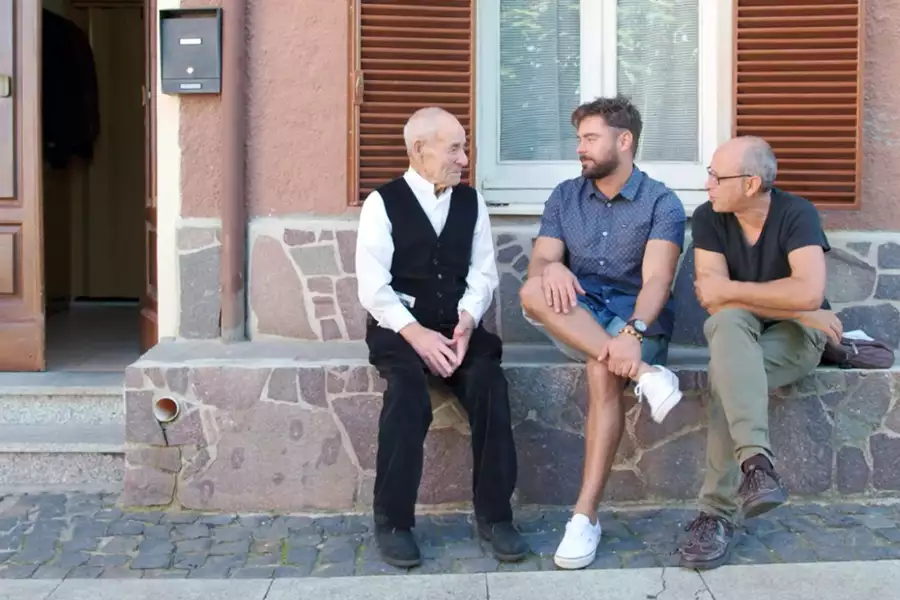 Podróże z Zakiem Efronem - galeria zdjęć - filmweb