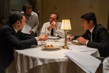 Niewierni - galeria zdjęć - filmweb