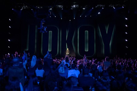 Jo Koy: Live from the Los Angeles Forum - galeria zdjęć - filmweb