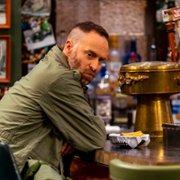 Kevin Can F**k Himself - galeria zdjęć - filmweb