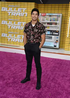 Bullet Train - galeria zdjęć - filmweb