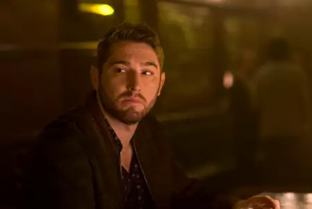This Close - galeria zdjęć - filmweb