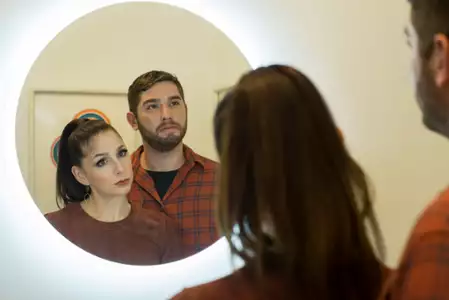 This Close - galeria zdjęć - filmweb