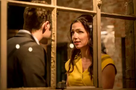 This Close - galeria zdjęć - filmweb