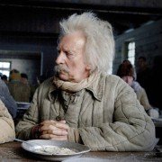 Stulatek, który wyskoczył przez okno i zniknął - galeria zdjęć - filmweb