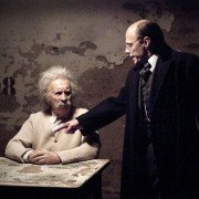 Hundraåringen som klev ut genom fönstret och försvann - galeria zdjęć - filmweb