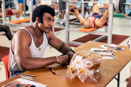 Młody The Rock - galeria zdjęć - filmweb