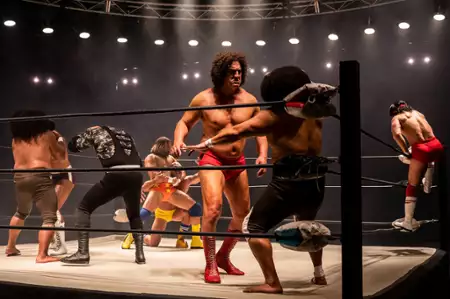 Młody The Rock - galeria zdjęć - filmweb