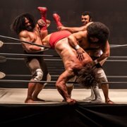 Młody The Rock - galeria zdjęć - filmweb