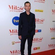 Miłość jest wszystkim - galeria zdjęć - filmweb