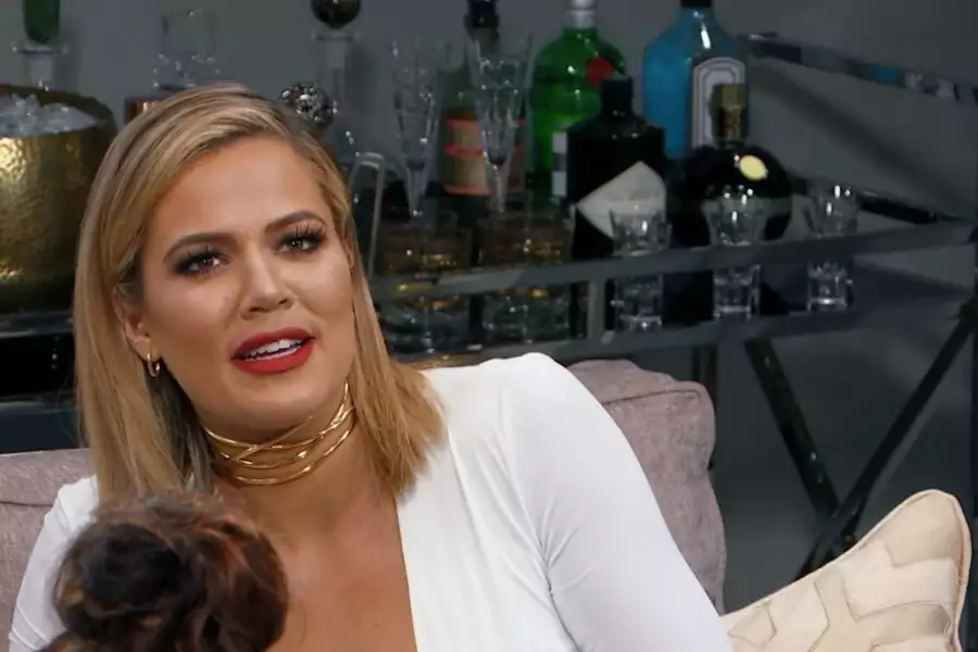 Kocktails with Khloé - galeria zdjęć - filmweb