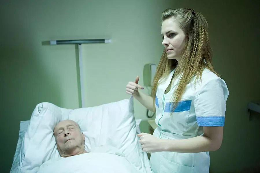 Hodinu nevíš... - galeria zdjęć - filmweb