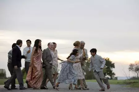 Podr&oacute;ż na sto st&oacute;p - galeria zdjęć - filmweb
