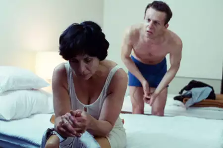 Kobieta samotna - galeria zdjęć - filmweb