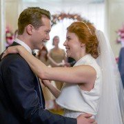 Tajemnice kwiaciarni: Morderstwo na weselu - galeria zdjęć - filmweb
