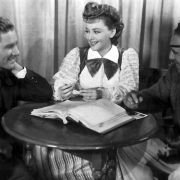 Umarli w butach - galeria zdjęć - filmweb