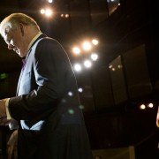 Graves - galeria zdjęć - filmweb