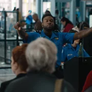 Carry-On - galeria zdjęć - filmweb